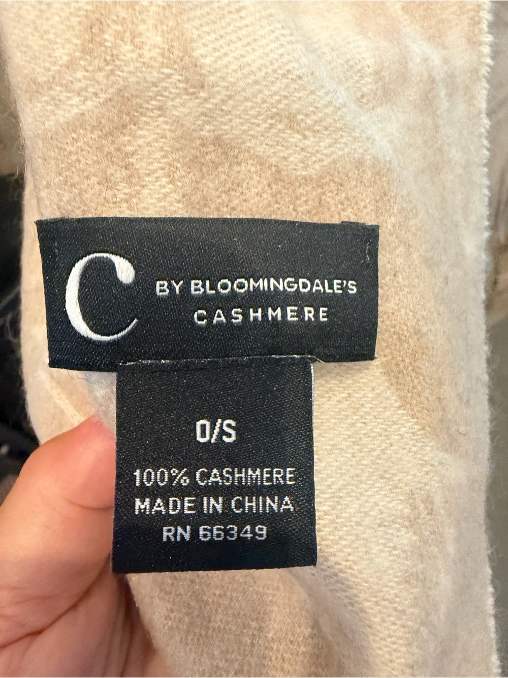 Bloomingdale’s 100% Cashmere Floral Jacquard Fringe Scarf Beige 66” x 13” - Picture 9 of 12